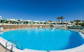 Bungalow Vista Golf con terraza y piscina